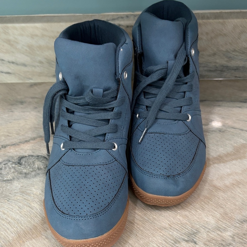 Navy High-Top Sneakers with Gum Sole